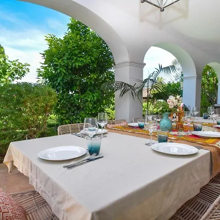 Villa Spacious Andalusian-inspired With Scenic Views