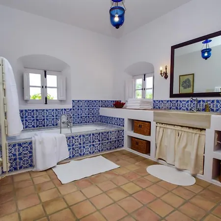 Spacious Andalusian-inspired With Scenic Views Villa *