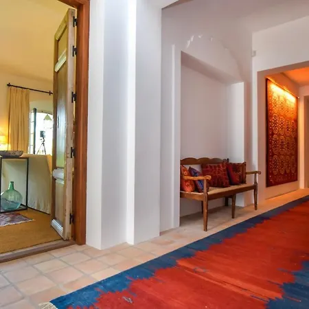 Villa Spacious Andalusian-inspired With Scenic Views Marbella