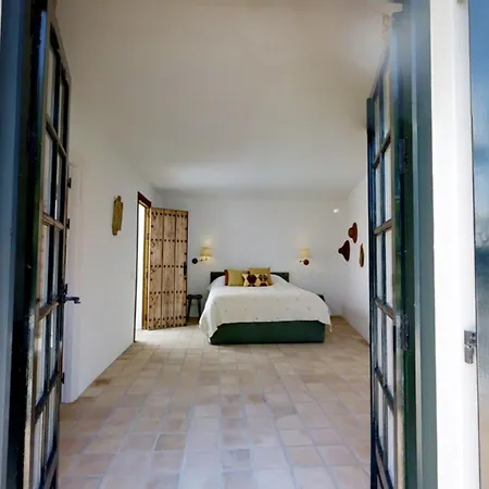 Villa Spacious Andalusian-inspired With Scenic Views *