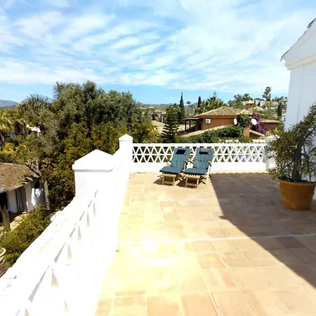 Villa Spacious Andalusian-inspired With Scenic Views