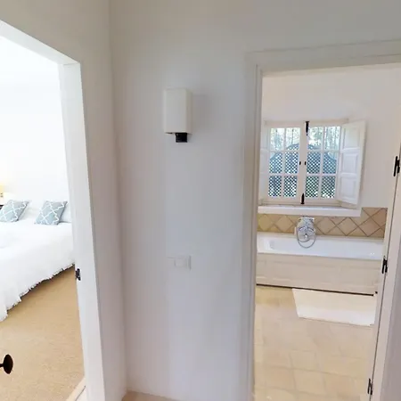 Villa Spacious Andalusian-inspired With Scenic Views